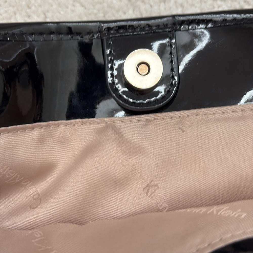 Calvin Klein Black and Tan Straw Tote Bag - Picture 5 of 6